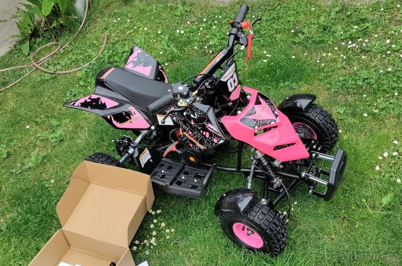 Nová růžová benzinová čtyřkolka 49ccm