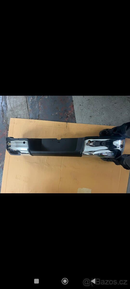Zadní nárazník Toyota hilux 2025
