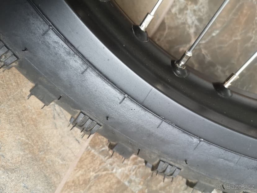 Sur-ron Ultra Bee, přední kolo.