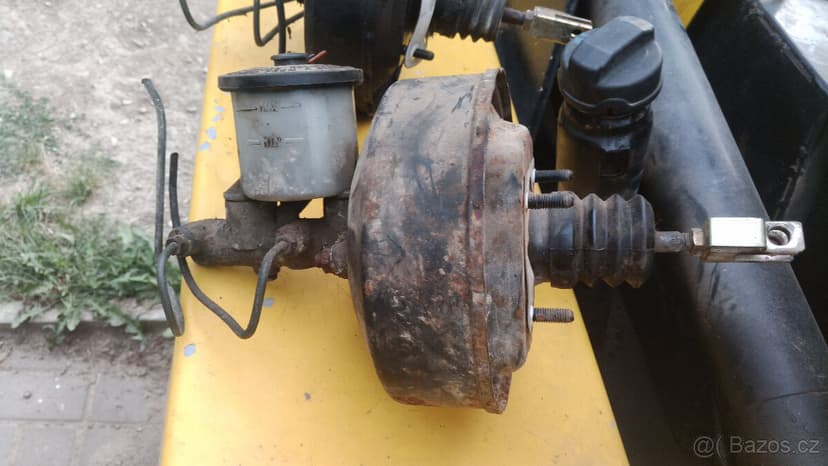 Hlavní brzdový válec na Suzuki samurai jimny vitara