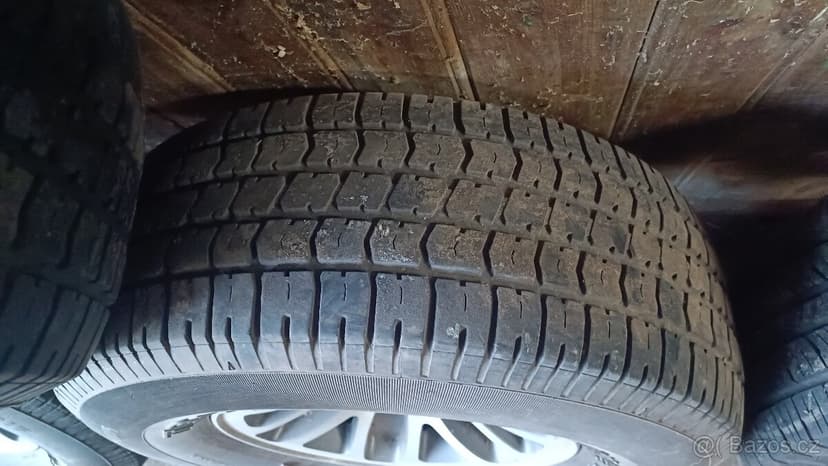 Kola na Nissan Patrol