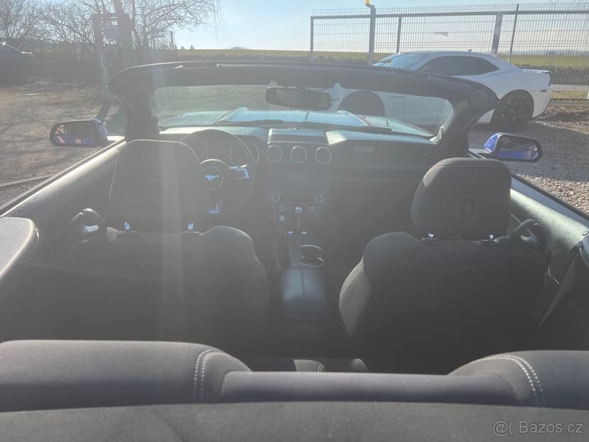 Na prodej Ford Mustang 3.7 cabrio DPH Amerikanakolech