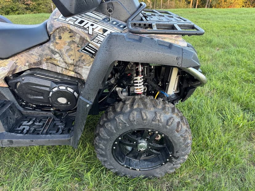 Cf Moto Gladiator X8 - jen 900km najeto