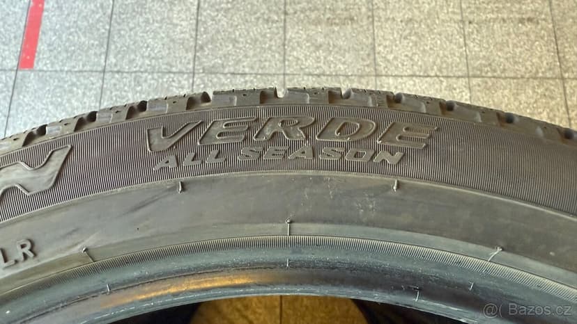 4x Pirelli 275/40/22 celoroční