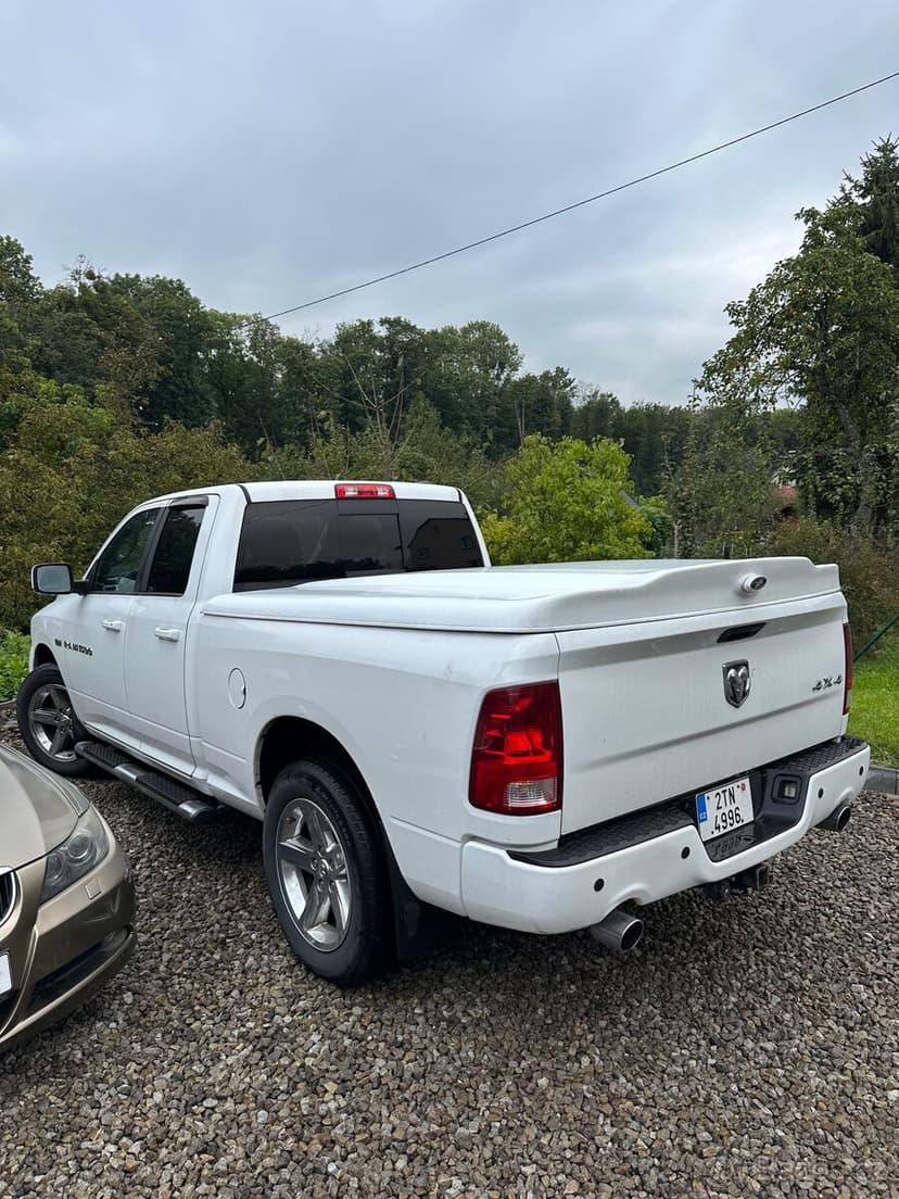 Dodge ram 1500 5,7 V8 hemi 4x4 LPG