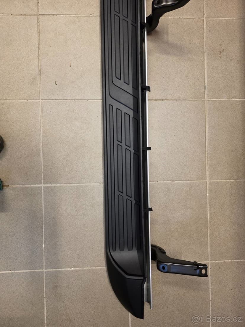 Originál nášlapy Toyota Hilux Doublecab 2016+