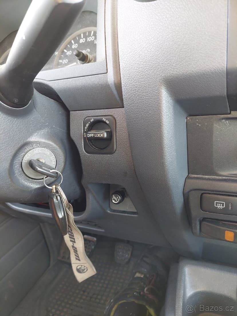 Toyota Land Cruiser HZJ 78