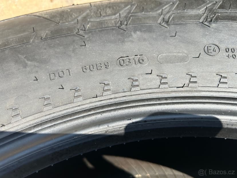 Jeep Wrangler - Pneu Nokian Hakkapeliitta LT 245/75x17