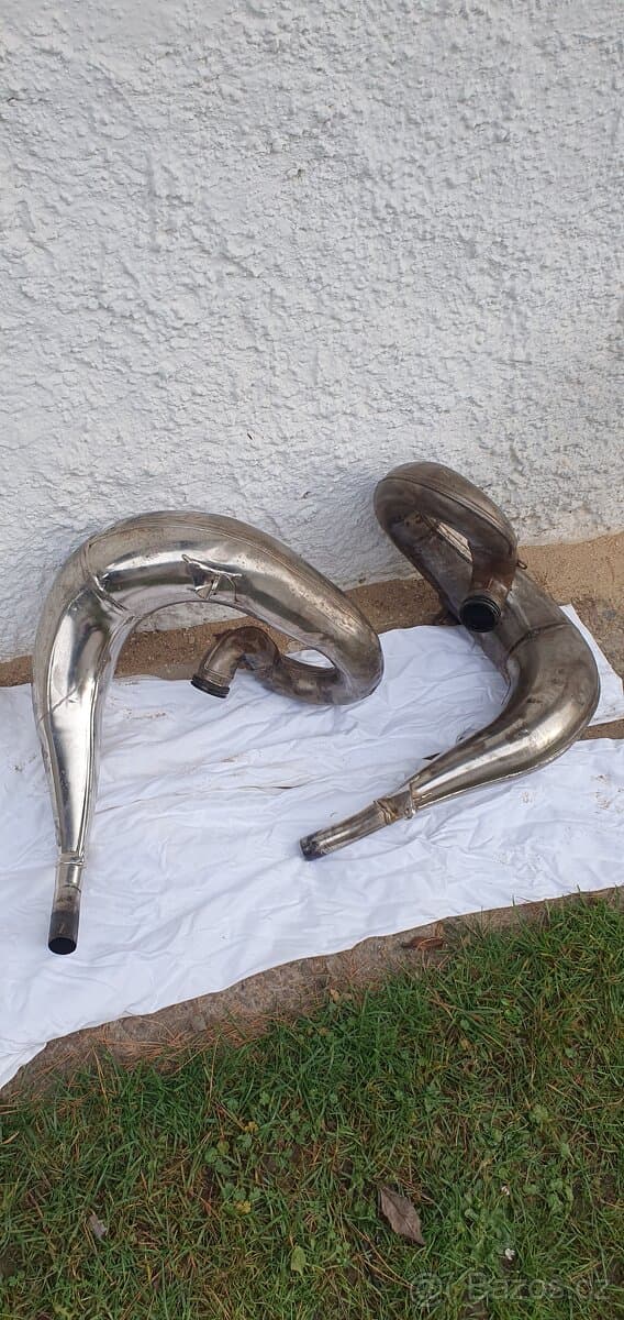 KTM výfuk a karbonový kryt 2t