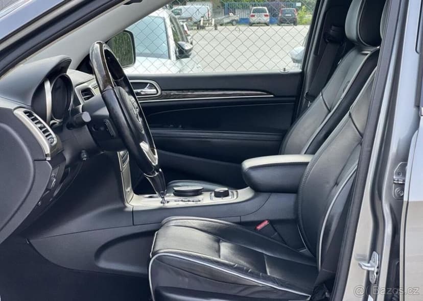 Jeep Grand Cherokee 3.0CRD OVERLAND KŮŽE KAMERA automat