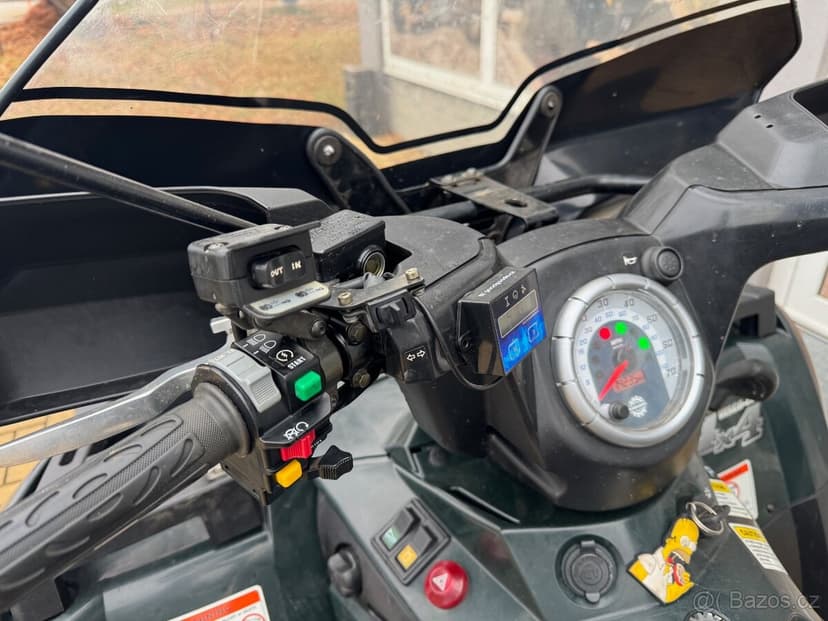 Can-Am Outlander Max 400 ojetá, bazarová čtyřkolka