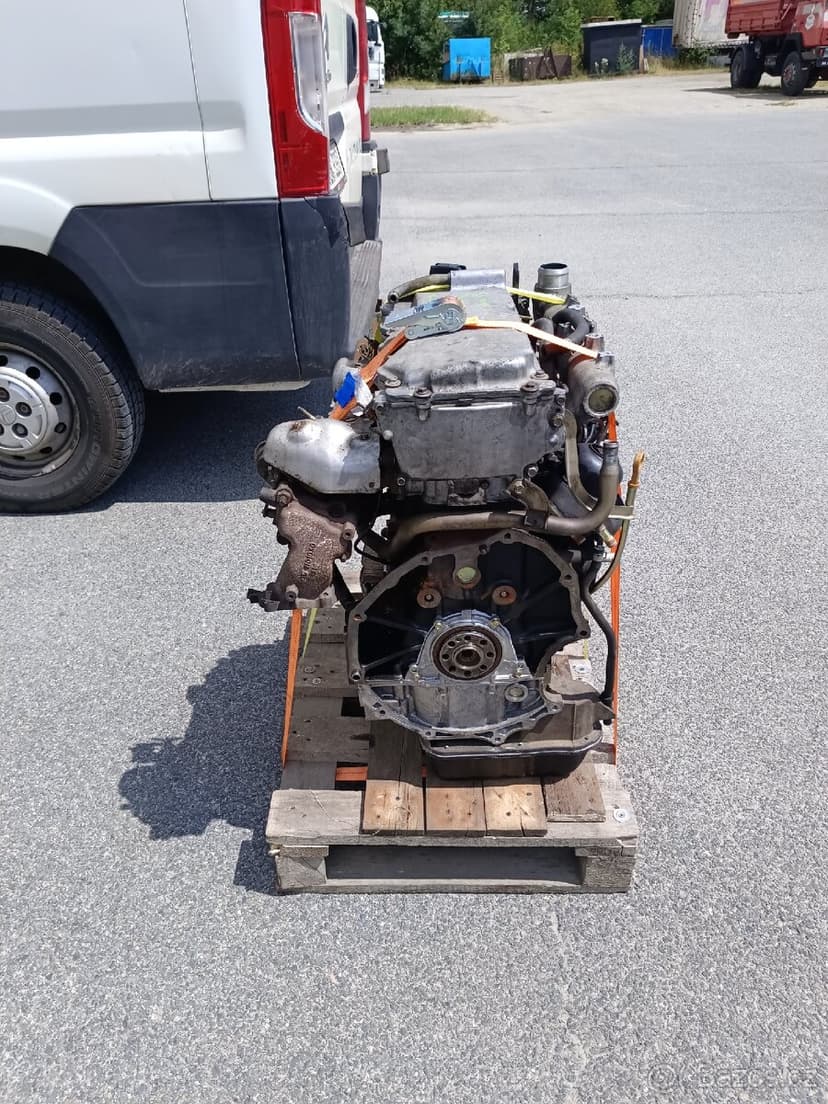 Motor Nissan Navara