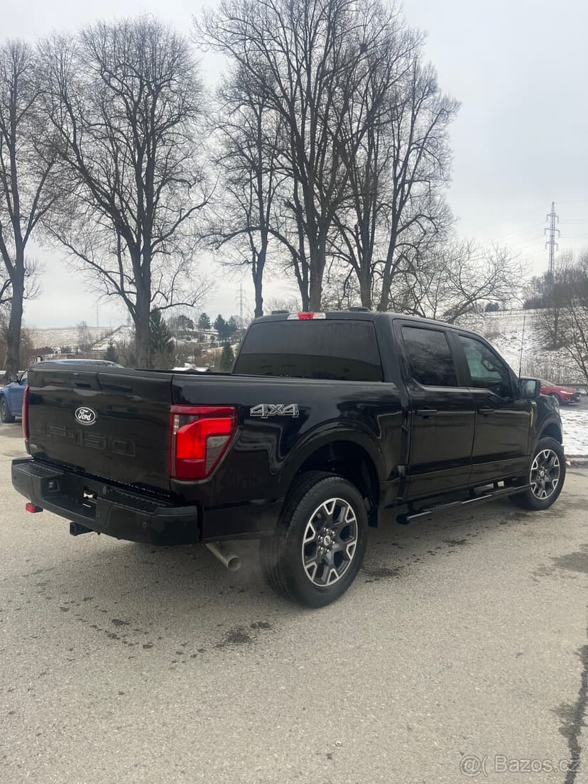 FORD F-150 STX 5.0 4x4 ROK 2024