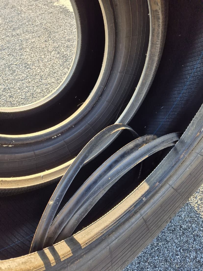 14.00 R20 Continental HCS 166/160 G + těsnící kroužky