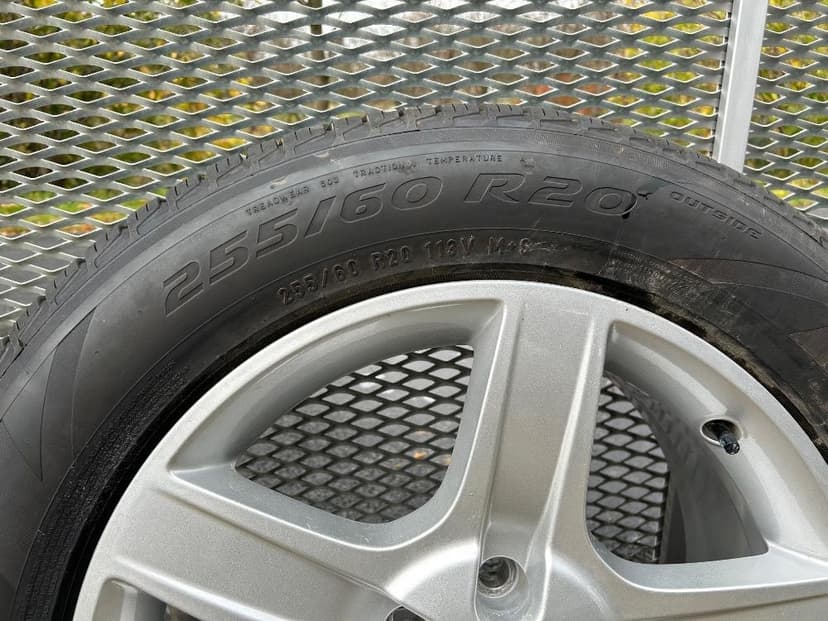 Originál Alu kolo Land Rover / Defender R20 - 255/60/20