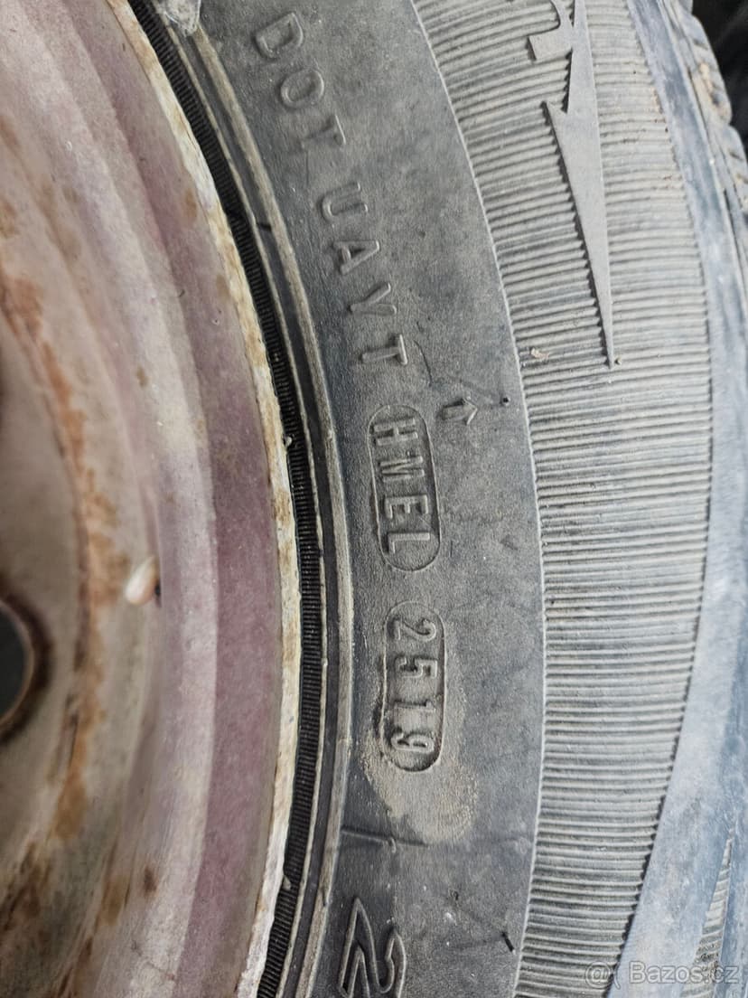 Sada disků 5x139,7mm s pneu 205/70/15 - Jimny