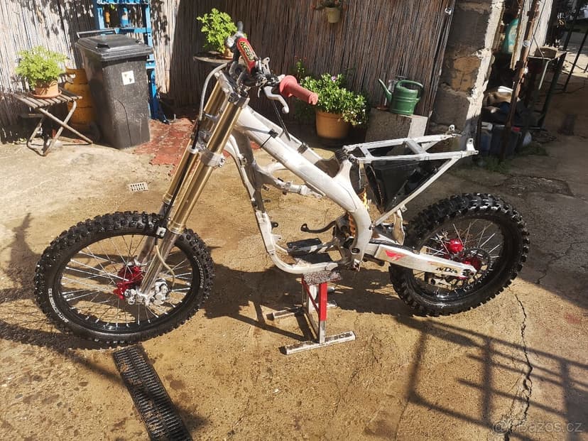 Honda CRF 450R, r.v. 2008, sada kol.