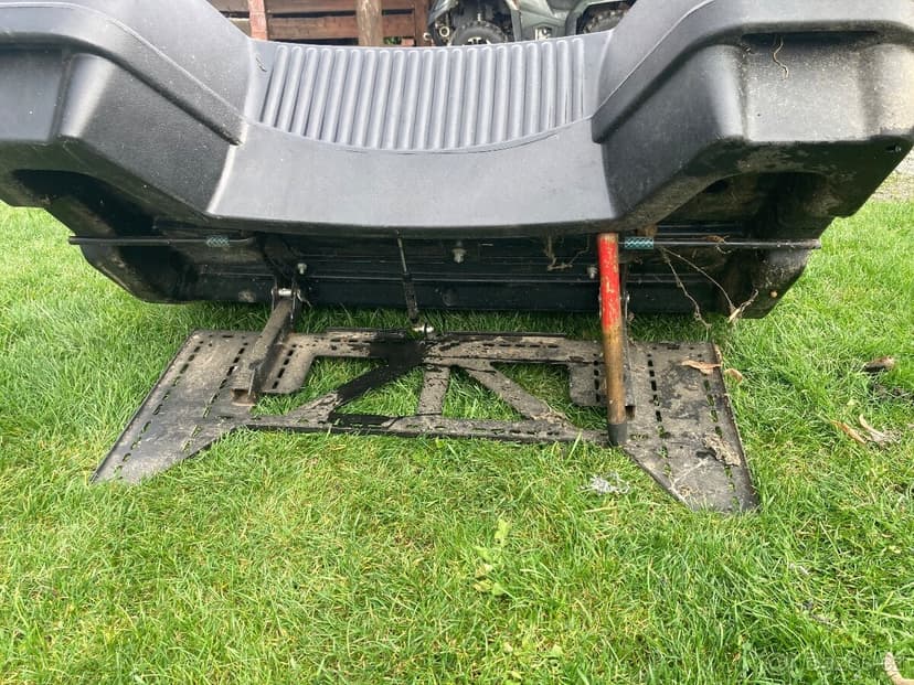 Kufr a výklopná korba na čtyrkolku ATV