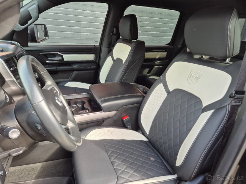 DODGE RAM 1500 5,7 HEMI 2022  44 000 km