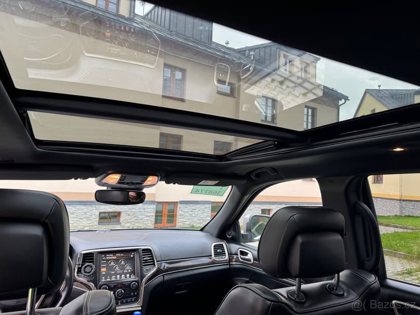 Jeep Grand Cherokee WK2 - Overland