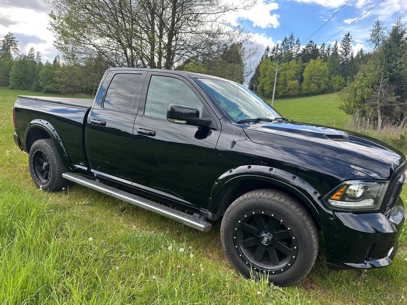 Dodge RAM 1500 Sport 5.7 HEMI 4x4