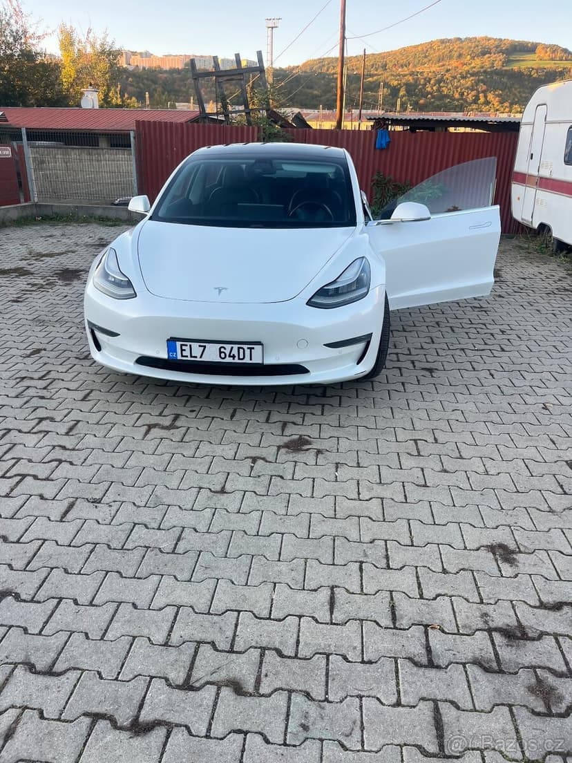 Prodam vyměním Tesla model 3 long range 366 kw
