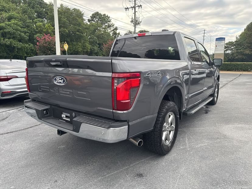 Ford F-150 XLT SuperCrew 2024 – hybridní výkon 430 koní