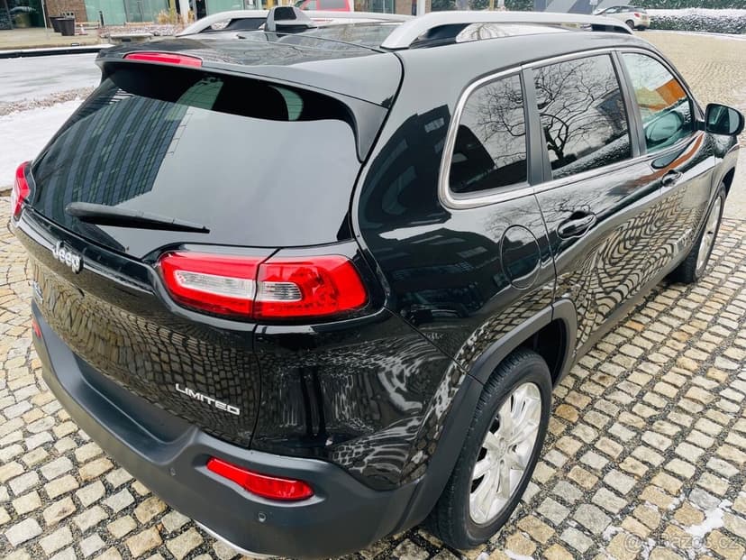 Jeep Cherokee 2.2D 4x4 AUT LIMITED KAMERA VÝHŘEV SERVISKA
