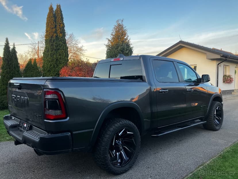 Dodge Ram 1500 Rebel 5.7 V8 HEMI 2019 - NEBOURANÝ