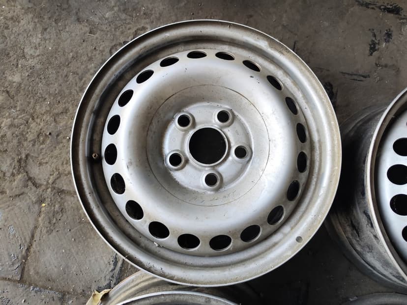 4ks 16"plechových disků 5x120 origo VW T5 T6 T6.1 Multivan