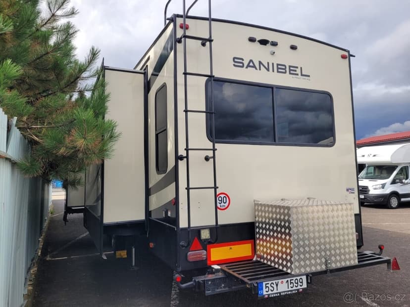 Obytný návěs Sanibel 3902WB, celoroční, soběstačný, odpočet
