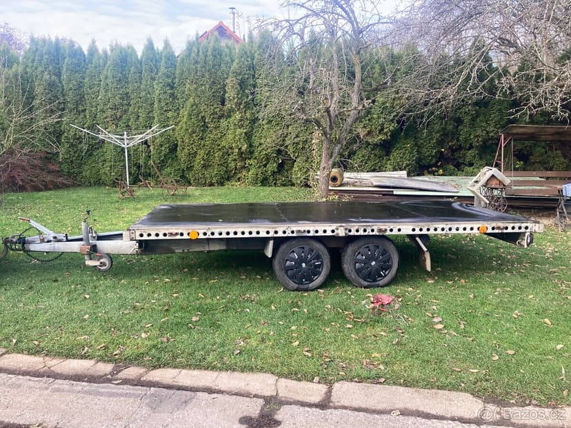 Vlek za osobní auto
