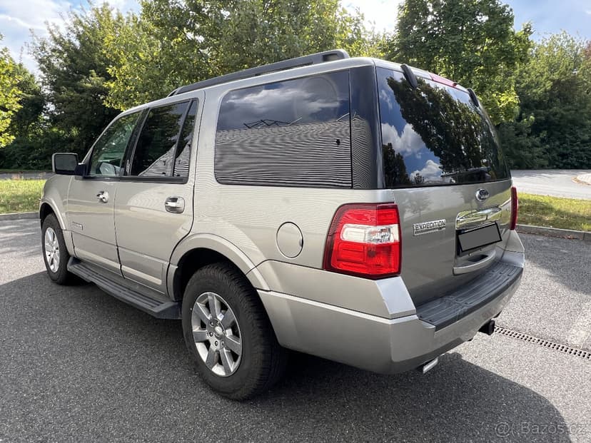 Ford Expedition XLT 5.4 V8, 67 000 km, 1.majitel, 7 míst