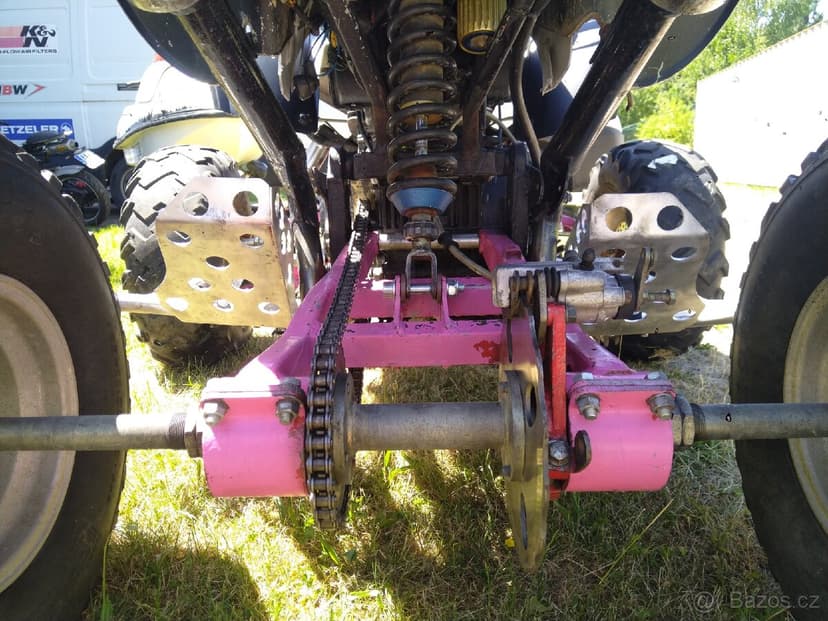 Čtyřkolka s motorem Kawasaki GPZ500