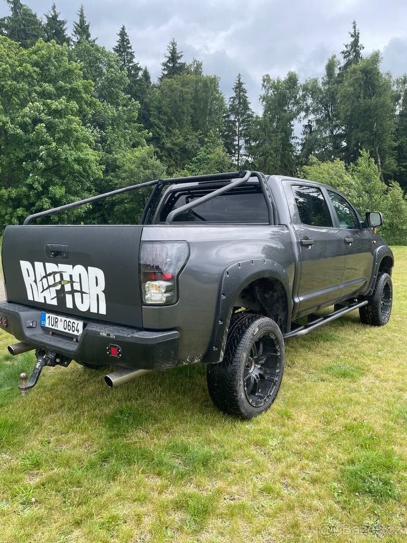 TOYOTA TUNDRA 5.7 CREWMAX Raptor