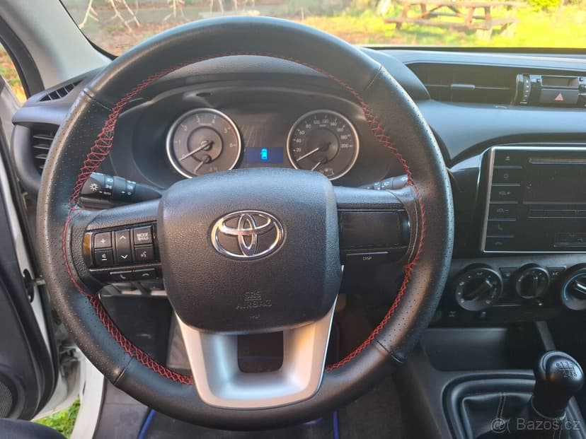 Toyota Hilux Double Cab Live 2,4 D4d