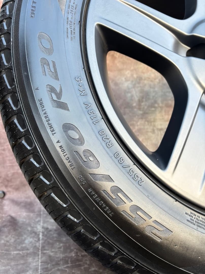 Originální alu kola Land Rover Defender 255/60R20