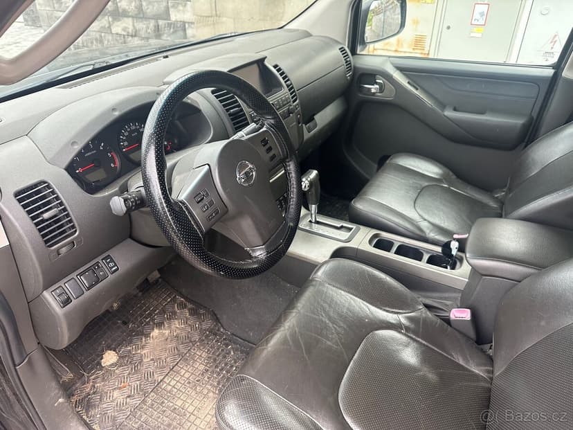 Nissan Navara 2,5 dCi Double cab