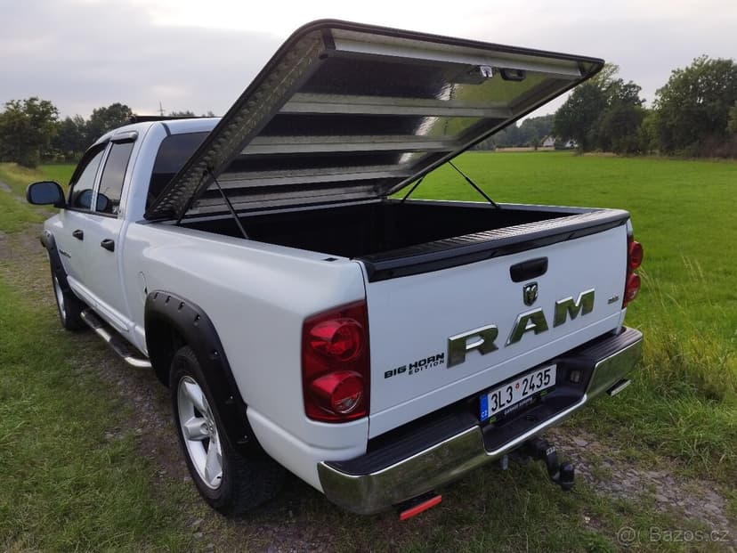 DODGE RAM 1500 Bighorn V8 HEMI 5,7