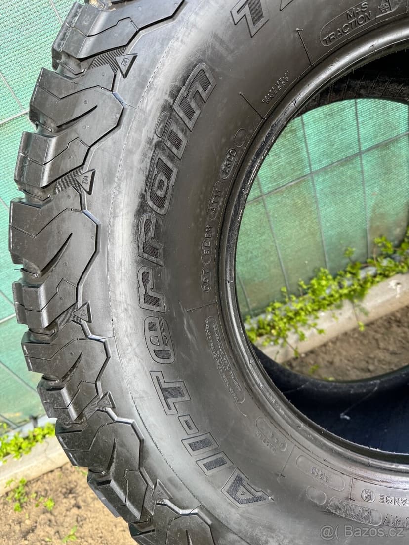 Prodám jednu ofroud pneumatiku  BFGoodrich All Terrain T/A K