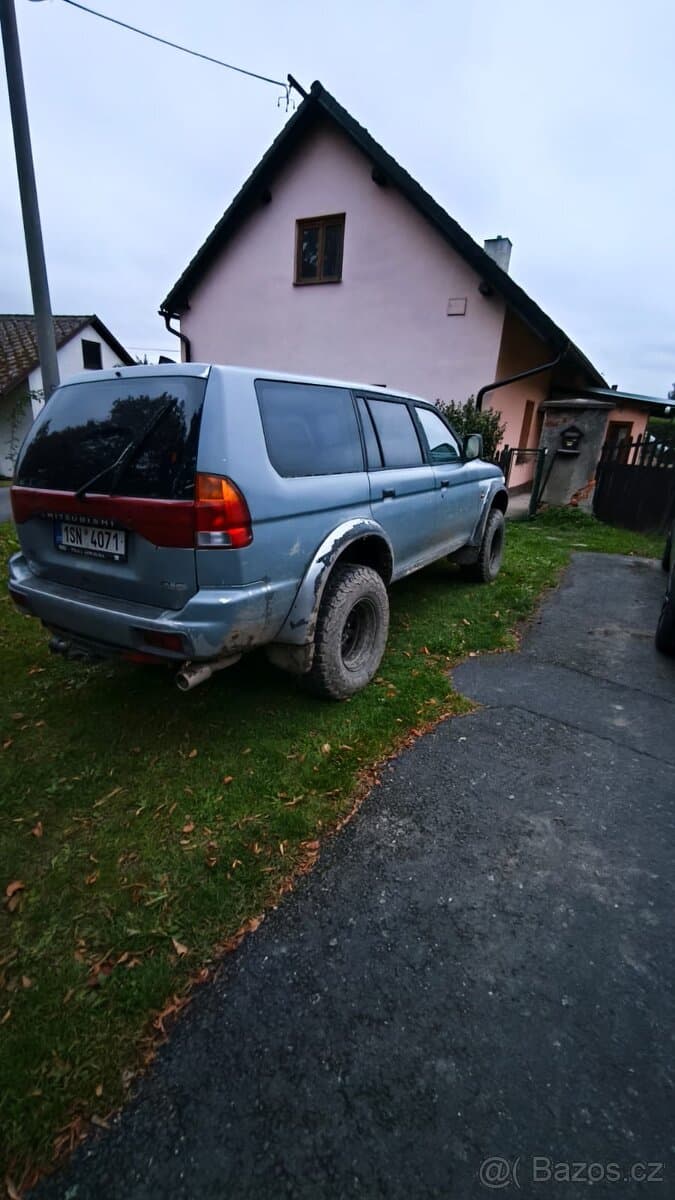 Mitsubishi Pajero sport