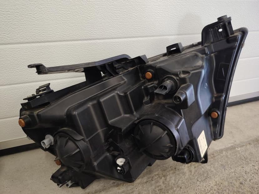 Přední světla Dodge Ram 1500 5.gen