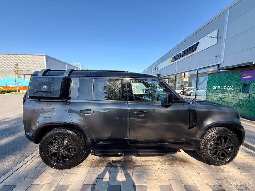 Land Rover Defender, Land Rover Defender 110 P525 V