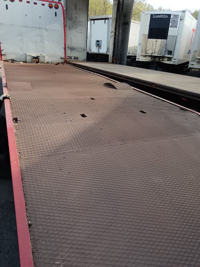 DAF XF 105.460 PŘEPRAVNÍK STROJŮ A VOZIDEL -14 T -