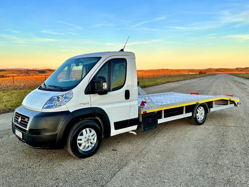 Fiat Ducato odťahovka 3.0 TDi, webasto, NAVI, temp, posteľ