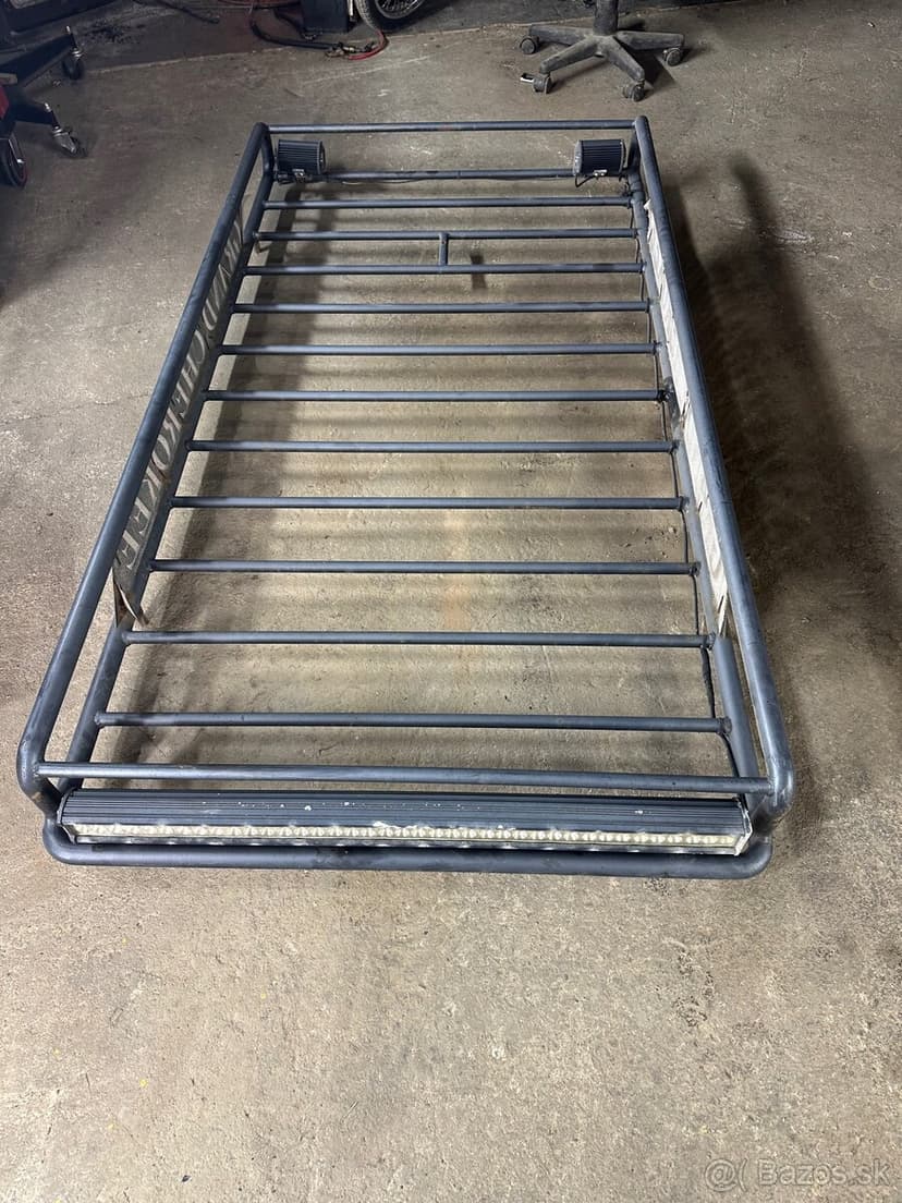 Záhradka jeep Grand cherokee wj