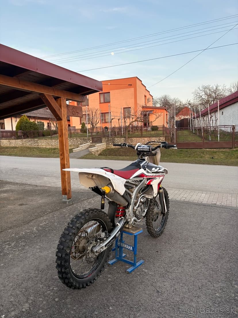 Predám Yamaha YZF 250 (2016)