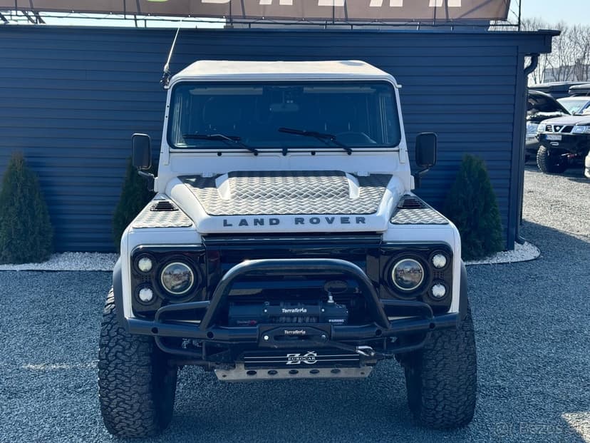 Land Rover Defender 110 2.4