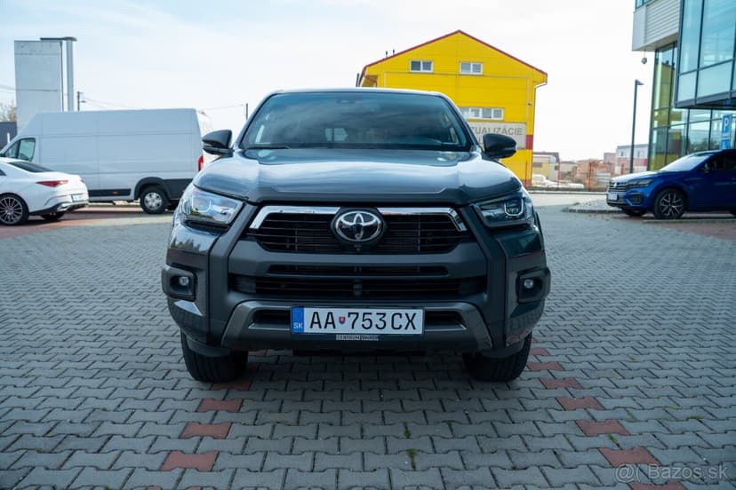 Toyota Hilux DC 2.8 I D-4D Invincible 4x4 A/T