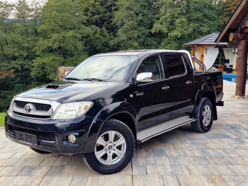 Toyota Hilux 3.0 D-4D 4X4 UKÁŽKOVÝ STAV